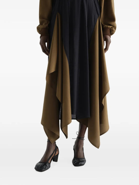Black shoes, full body view