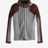 Grey shirt, front view