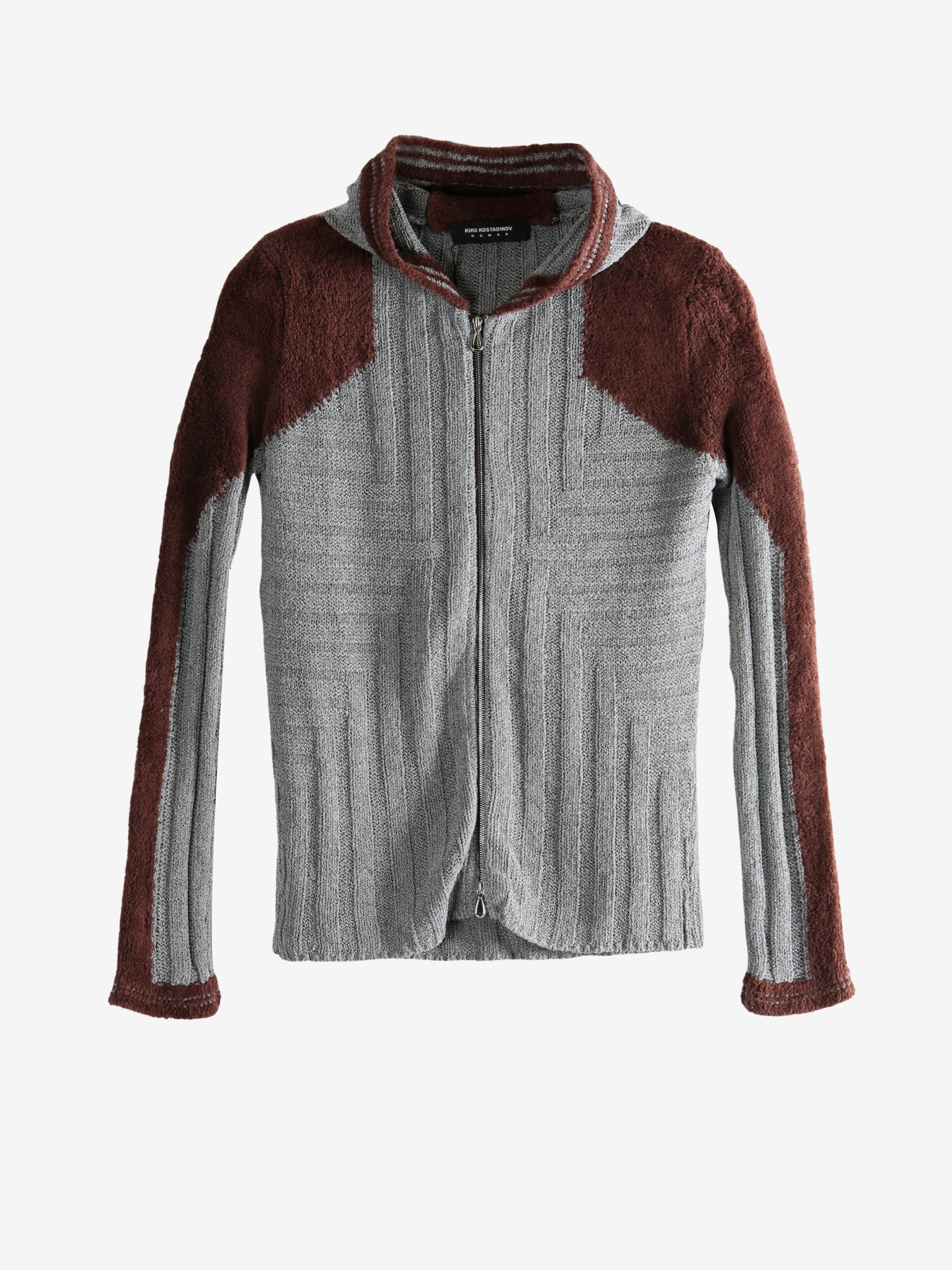 Grey shirt, front view