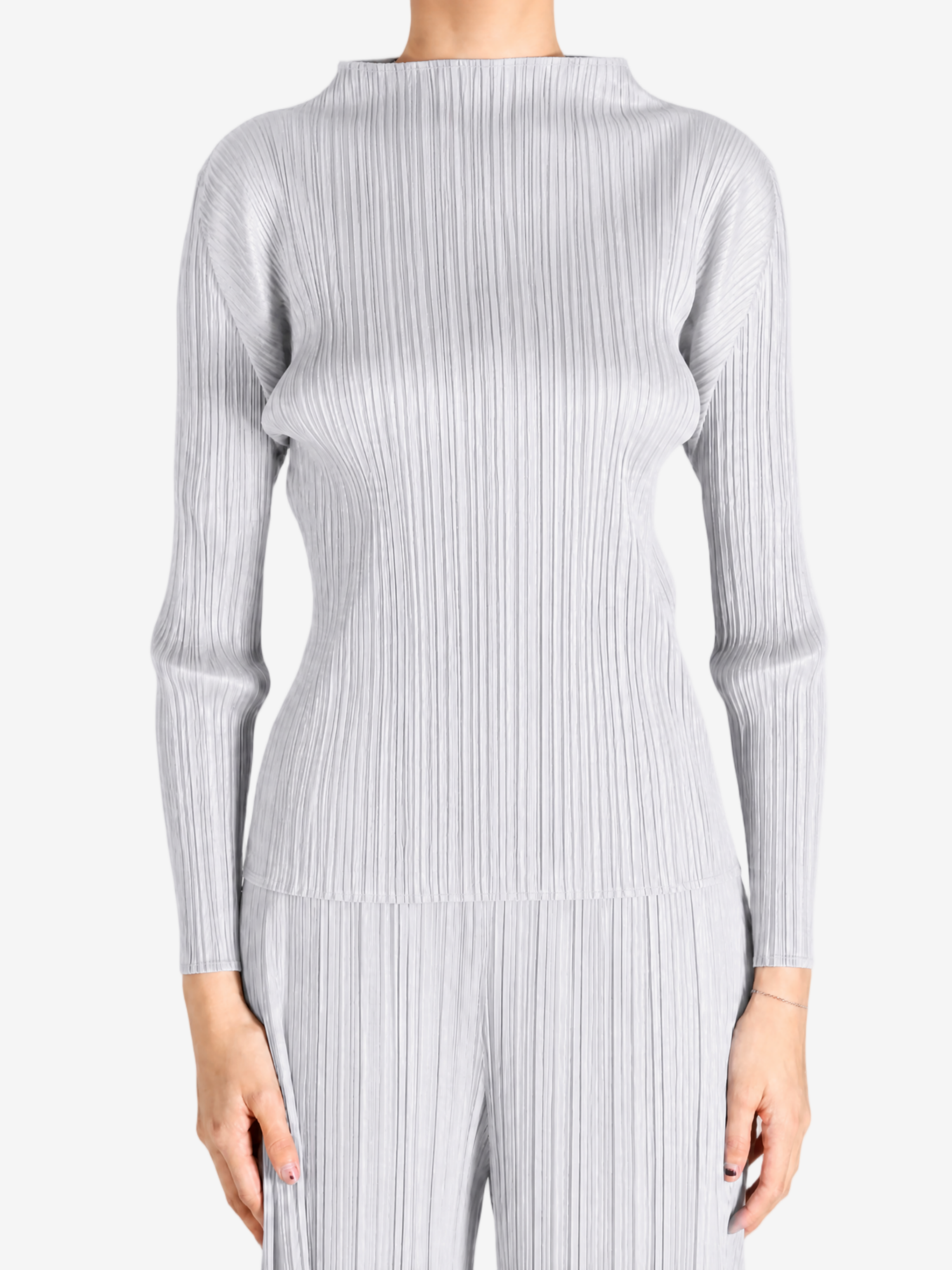 Grey shirt, full body view