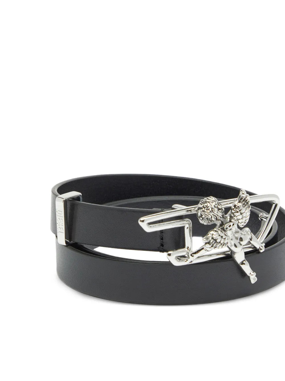 Black accessories, front view