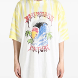 White t-shirt, full body view