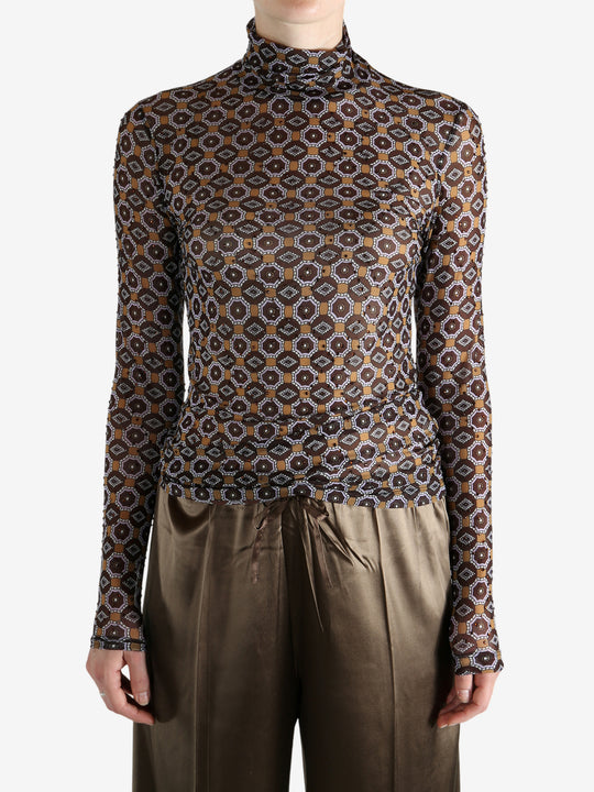 Brown Shirt worn by a person, showing the Shirt fit