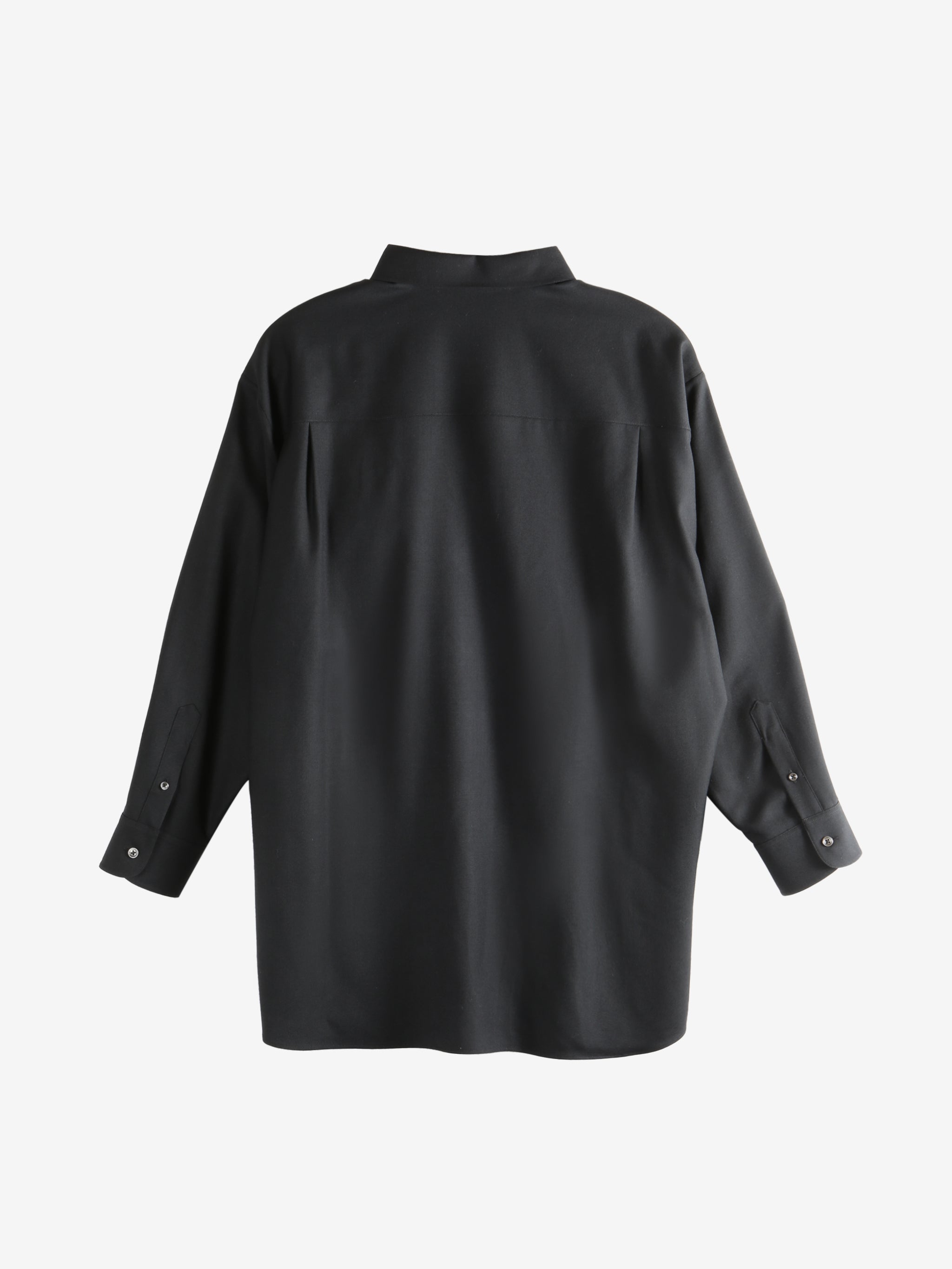 black shirt, back view