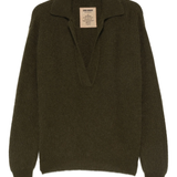 Green shirt, front view