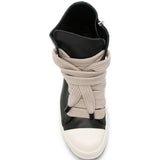 Black shoes, front view