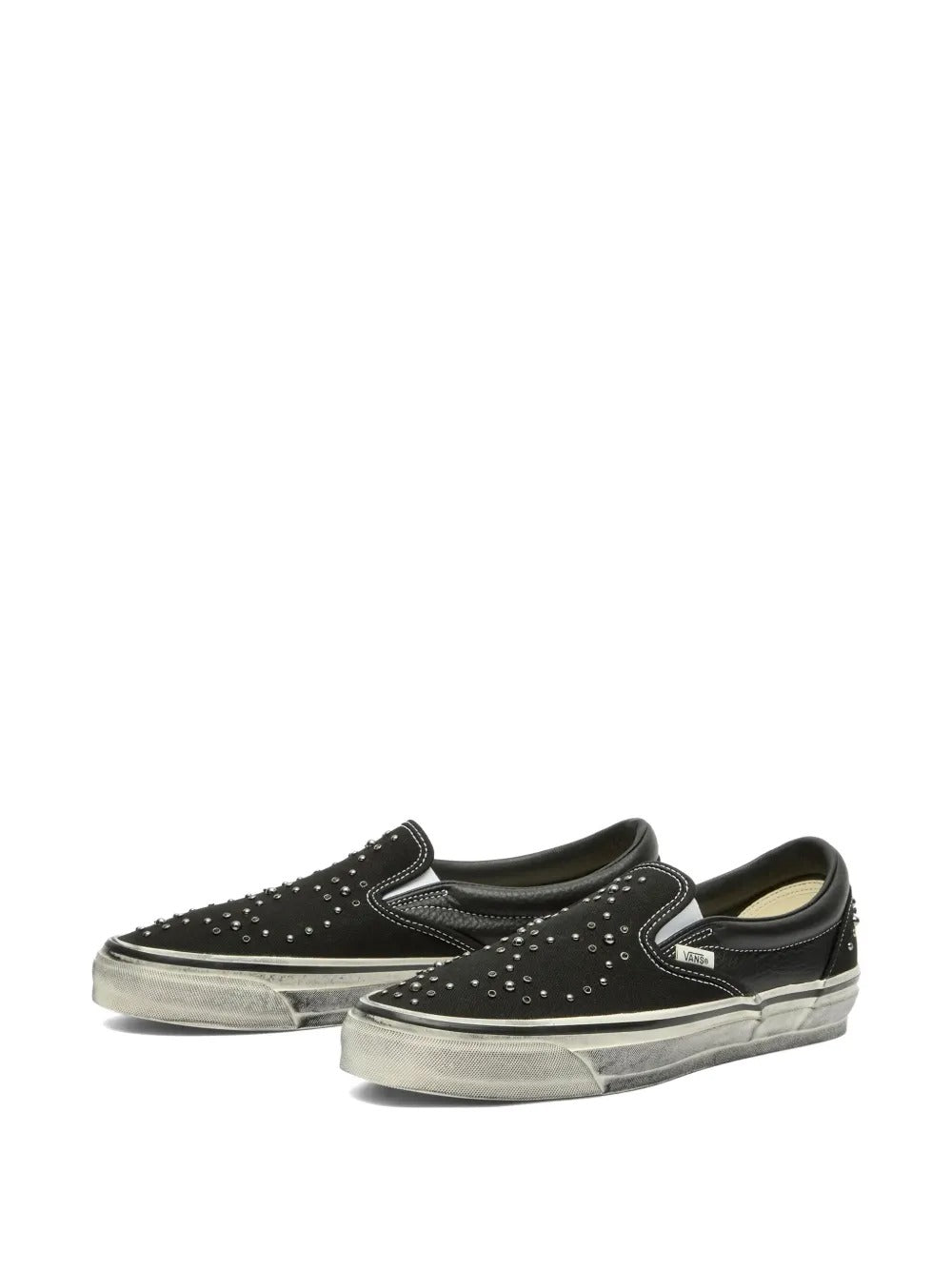 Black shoes, front view