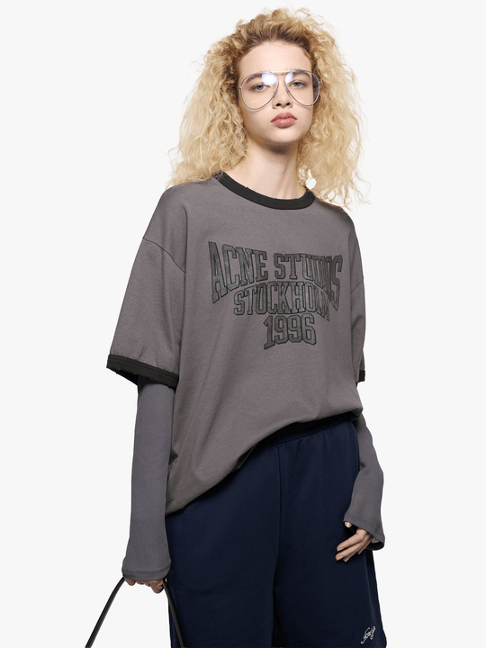 Grey t-shirt, full body view