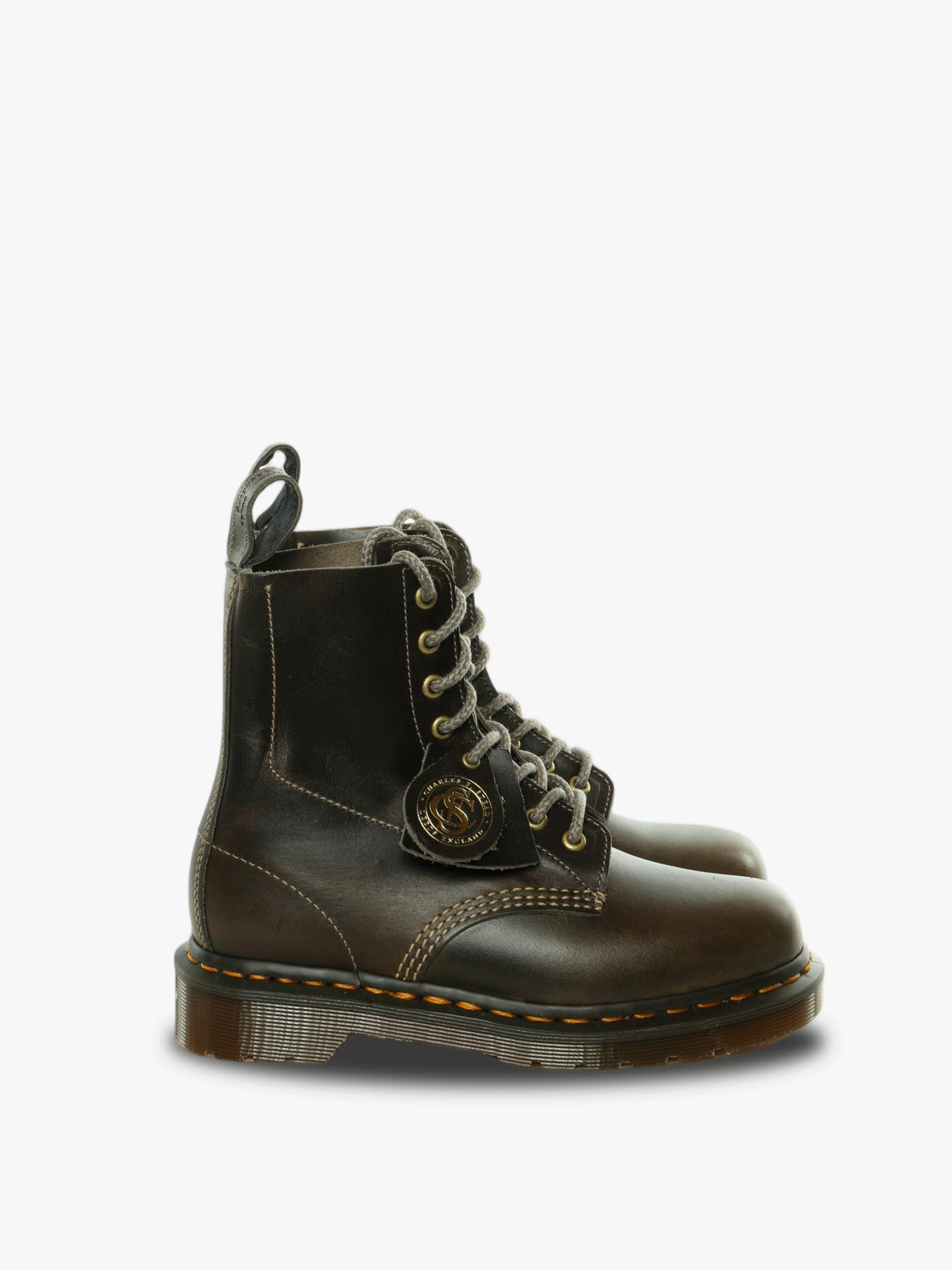 Brown boots, front view