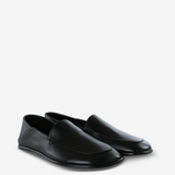 Black shoes, front view