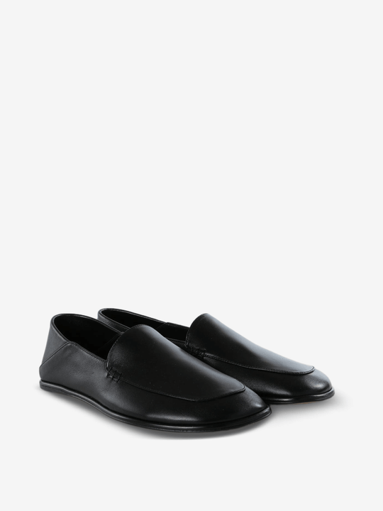 Black shoes, front view