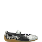 Black sneaker, front view