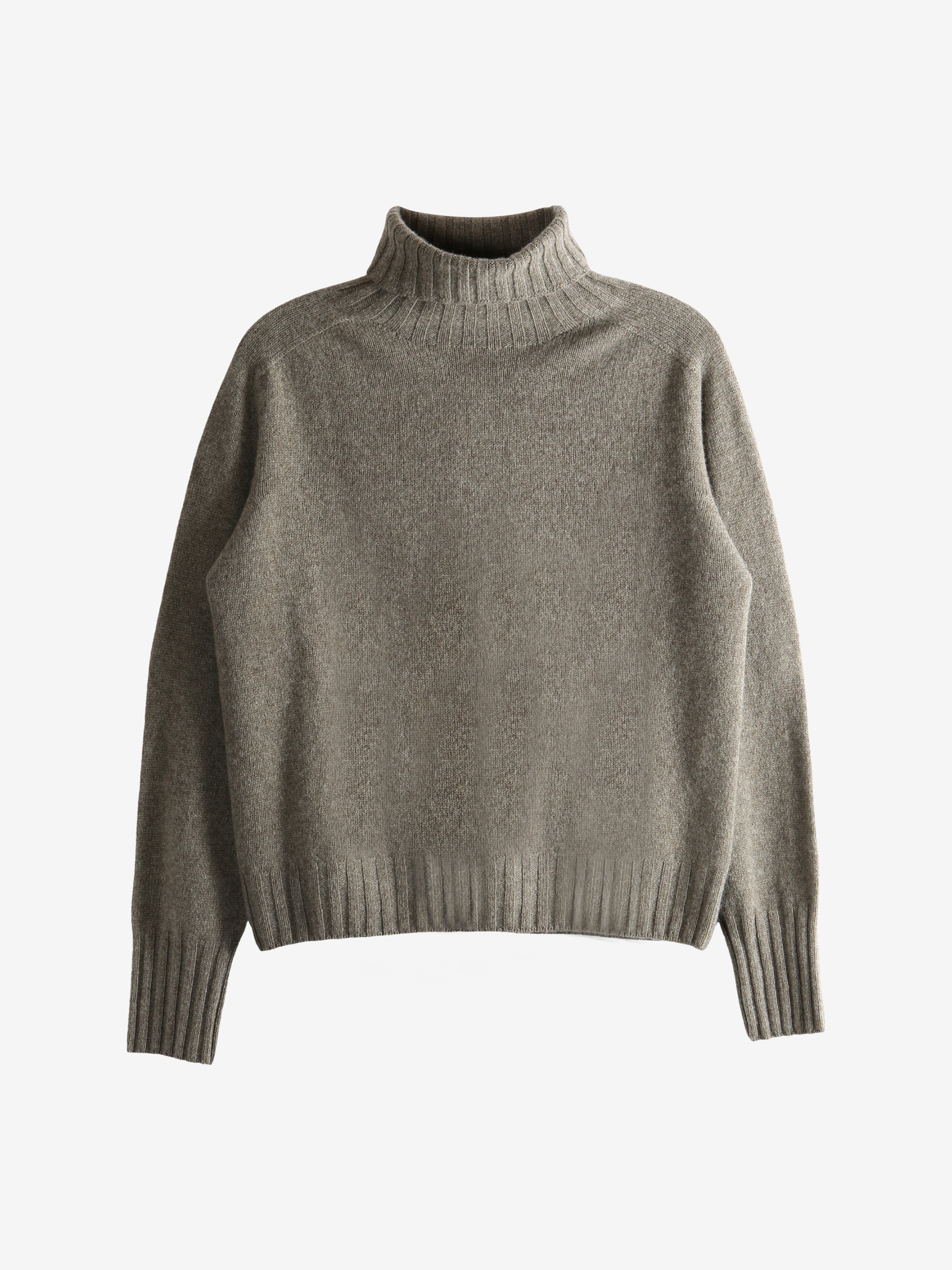 Grey knitwear, front view