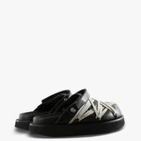 Black shoes, front view