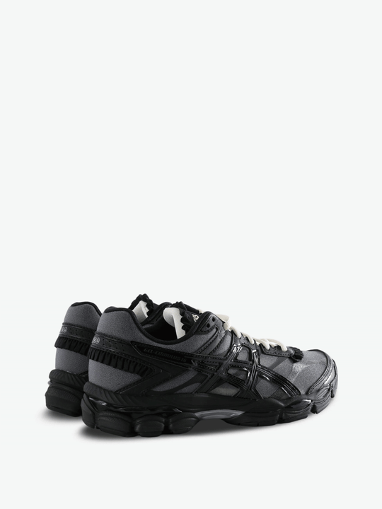 Black shoes, back view