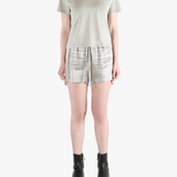 Grey t-shirt,full body view