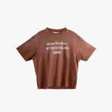Brown t-shirt, front view