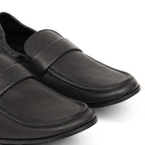 Black shoes, front view