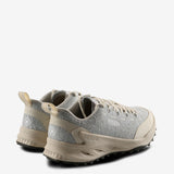  gray sneaker,front view