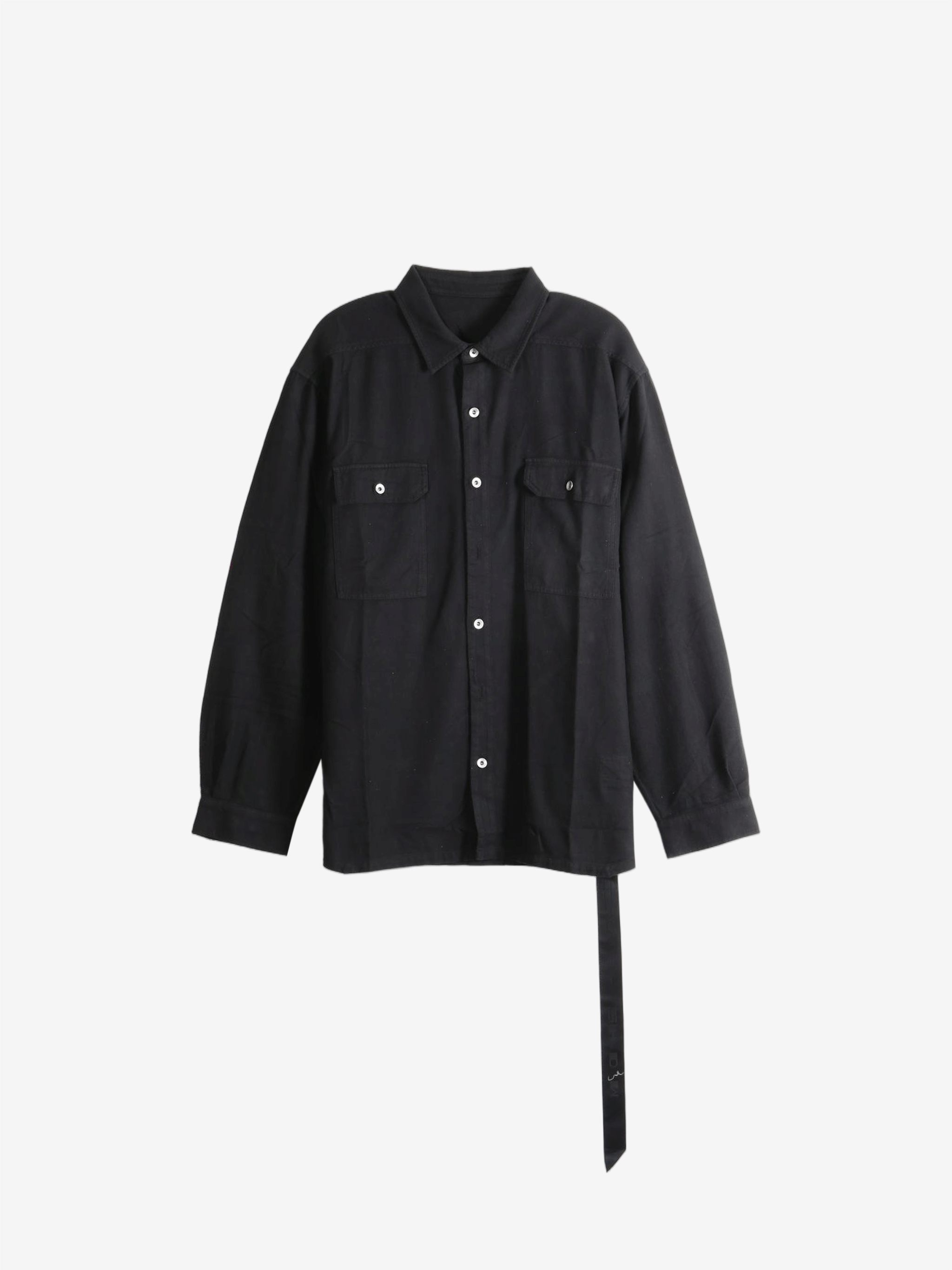 Black shirt, front view