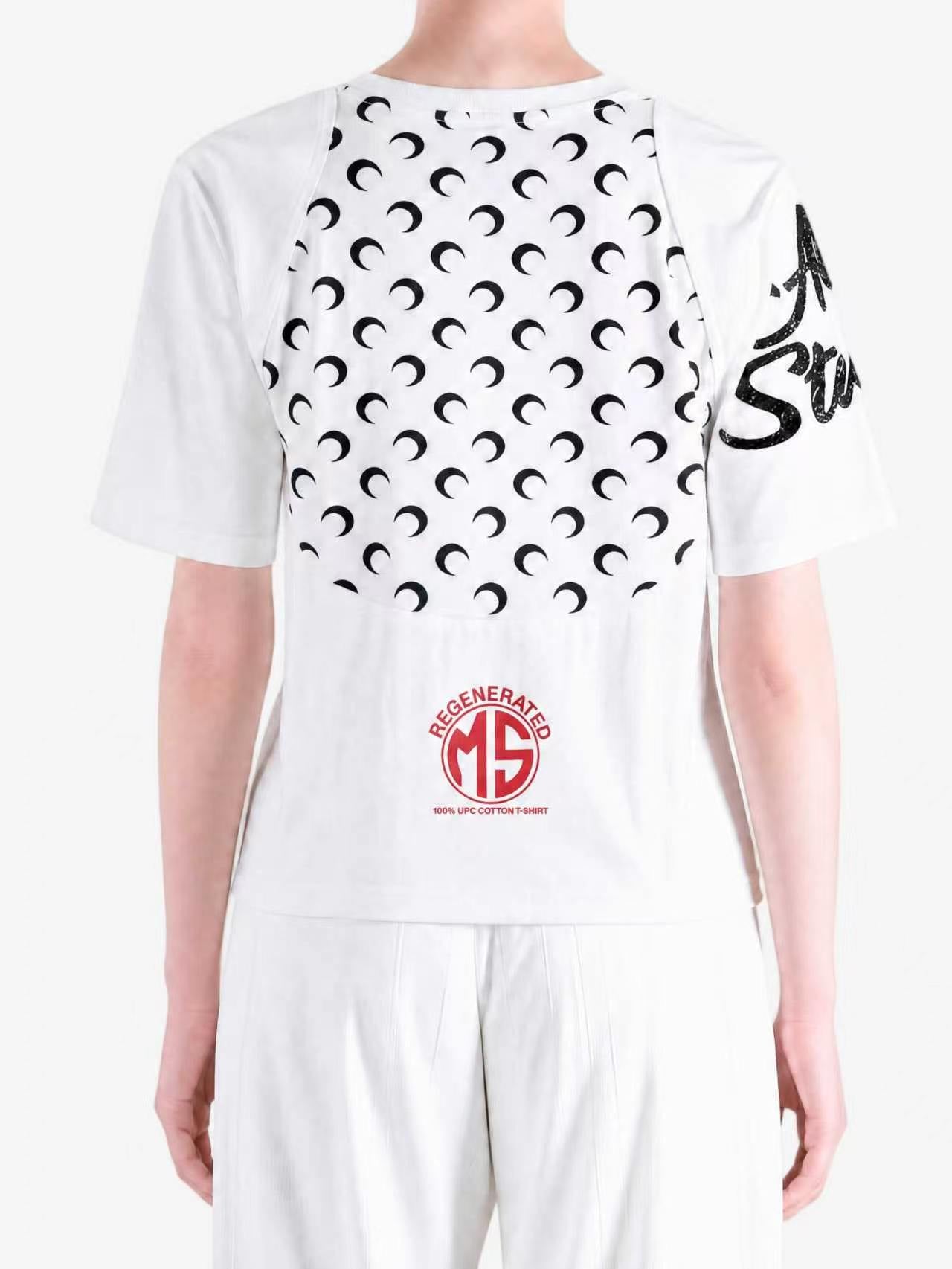 White t-shirt, full body view