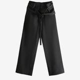 Black pants,front view