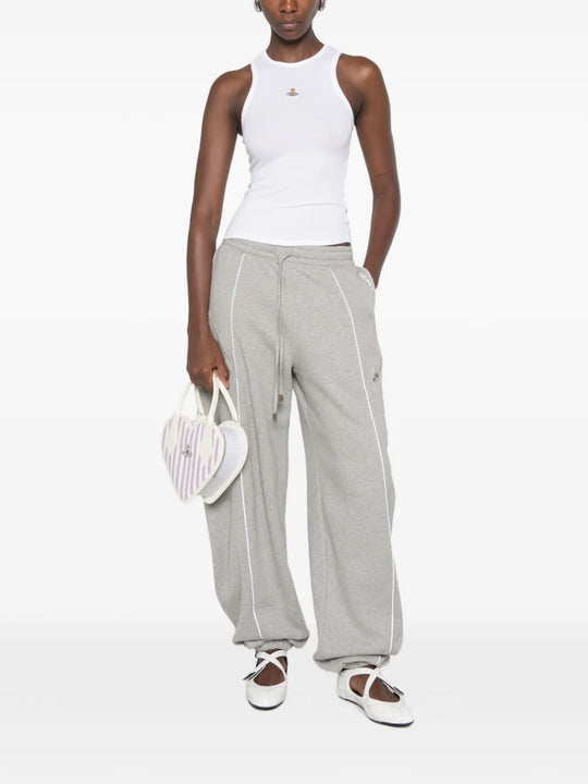 White top, full body view