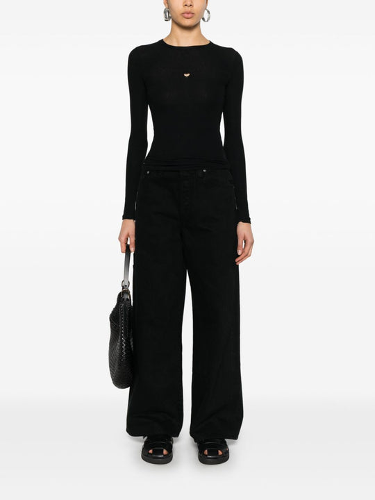 Black T-shirt, full body view