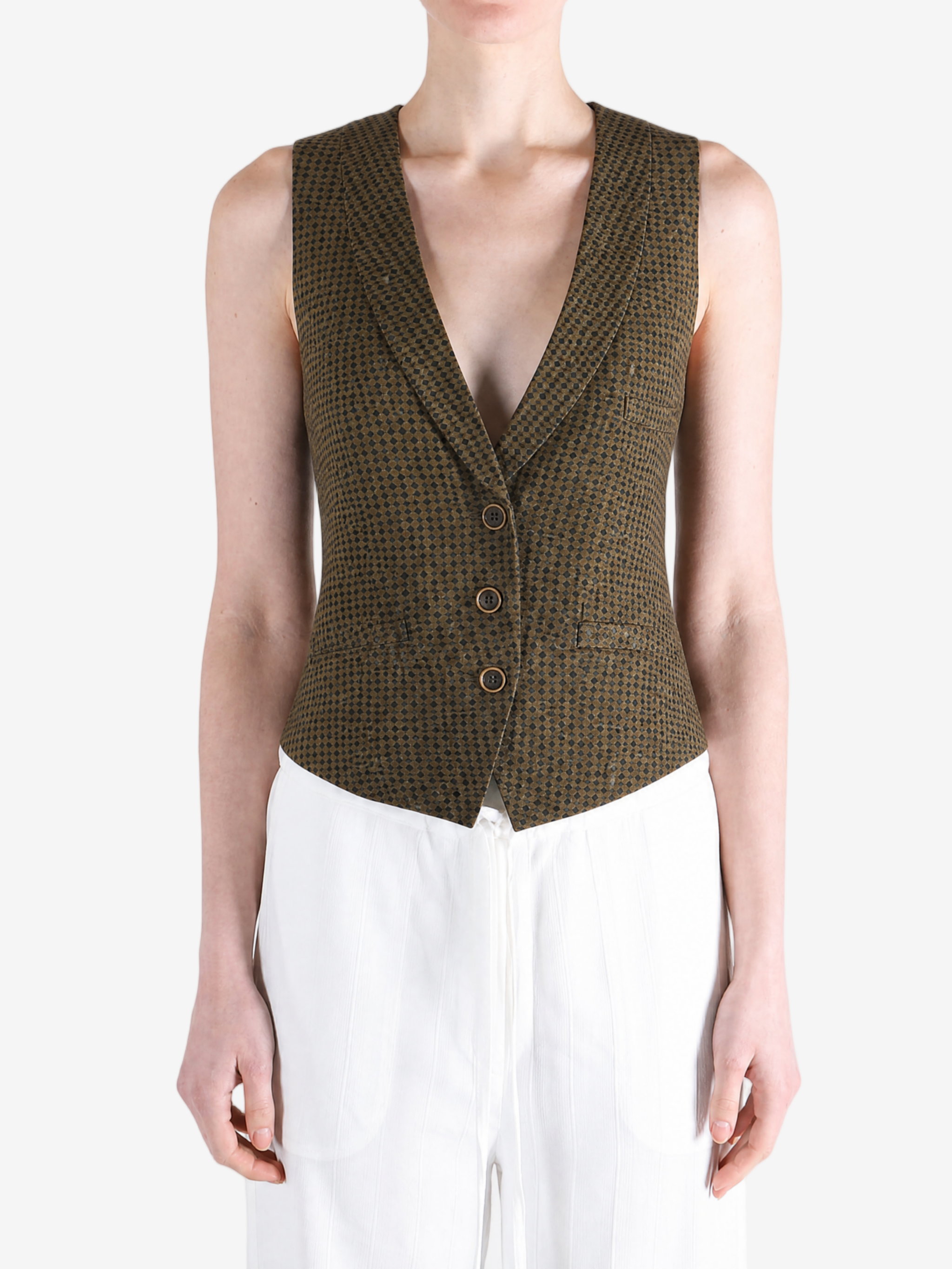 Green tops worn a person,showing the tops fit