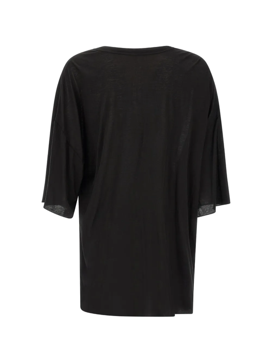 Black t-shirt, back view