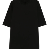 Black t-shirt,front view