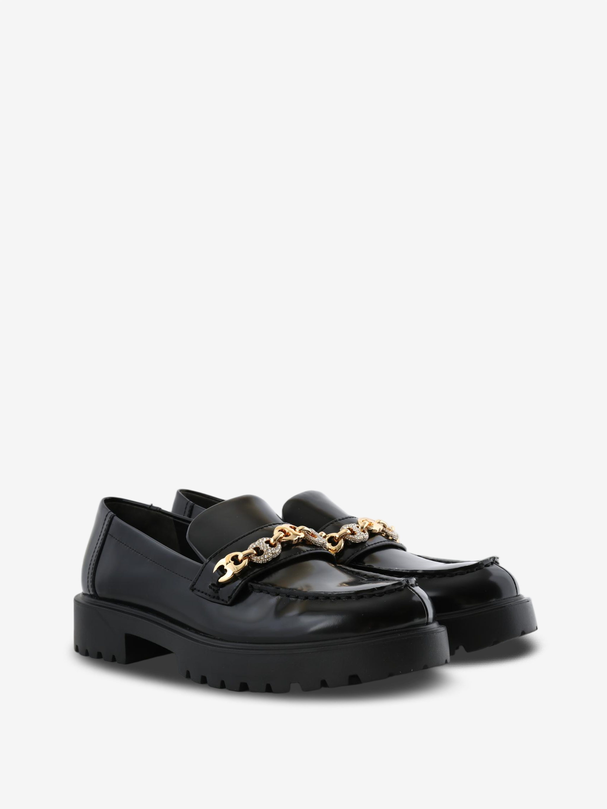 Black shoes, front view