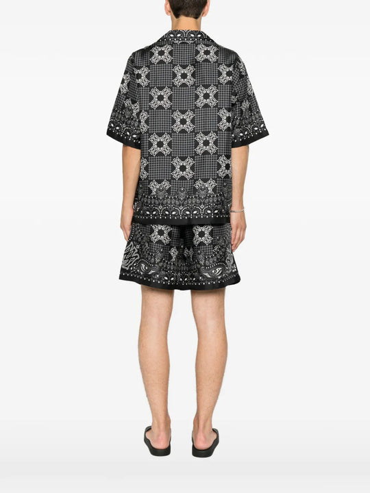 Black shirt, full body view