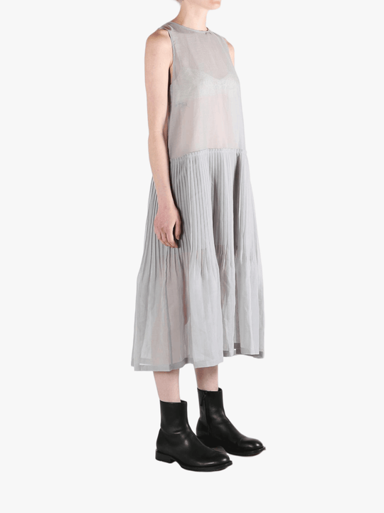Gray skirt,full body view
