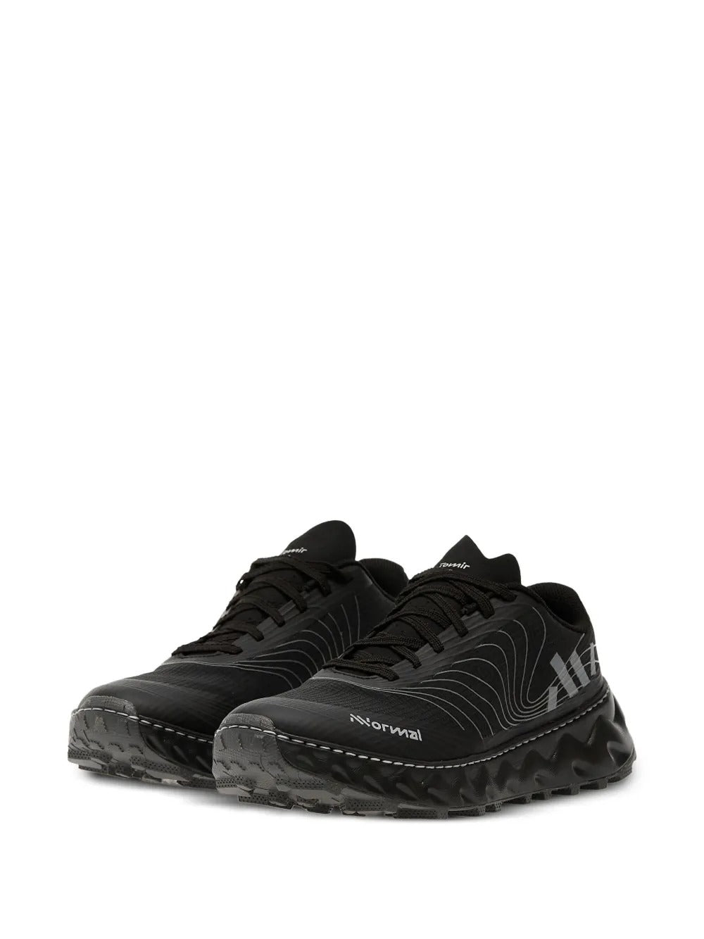 Black shoes, front view