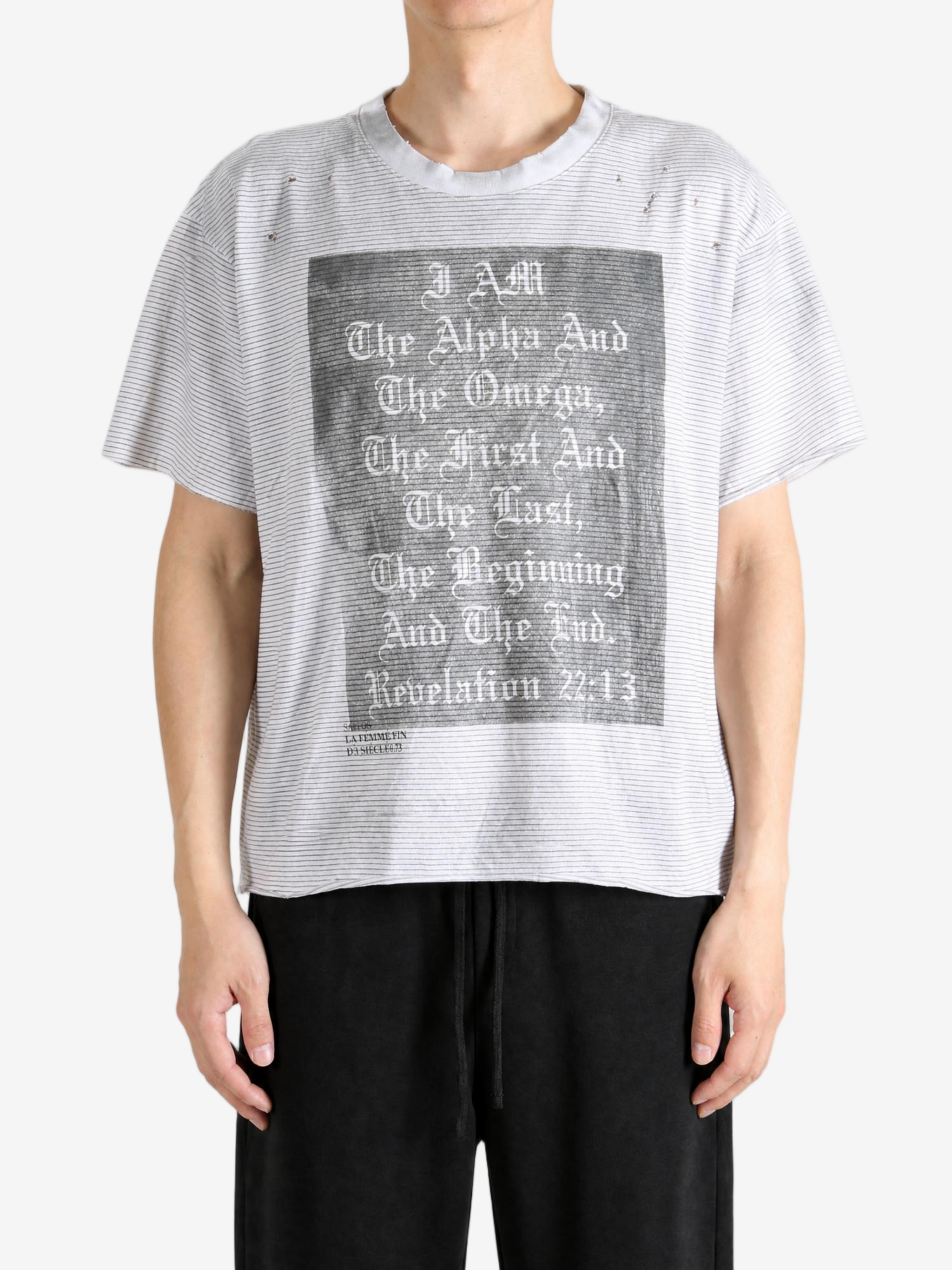 White t-shirt, full body view