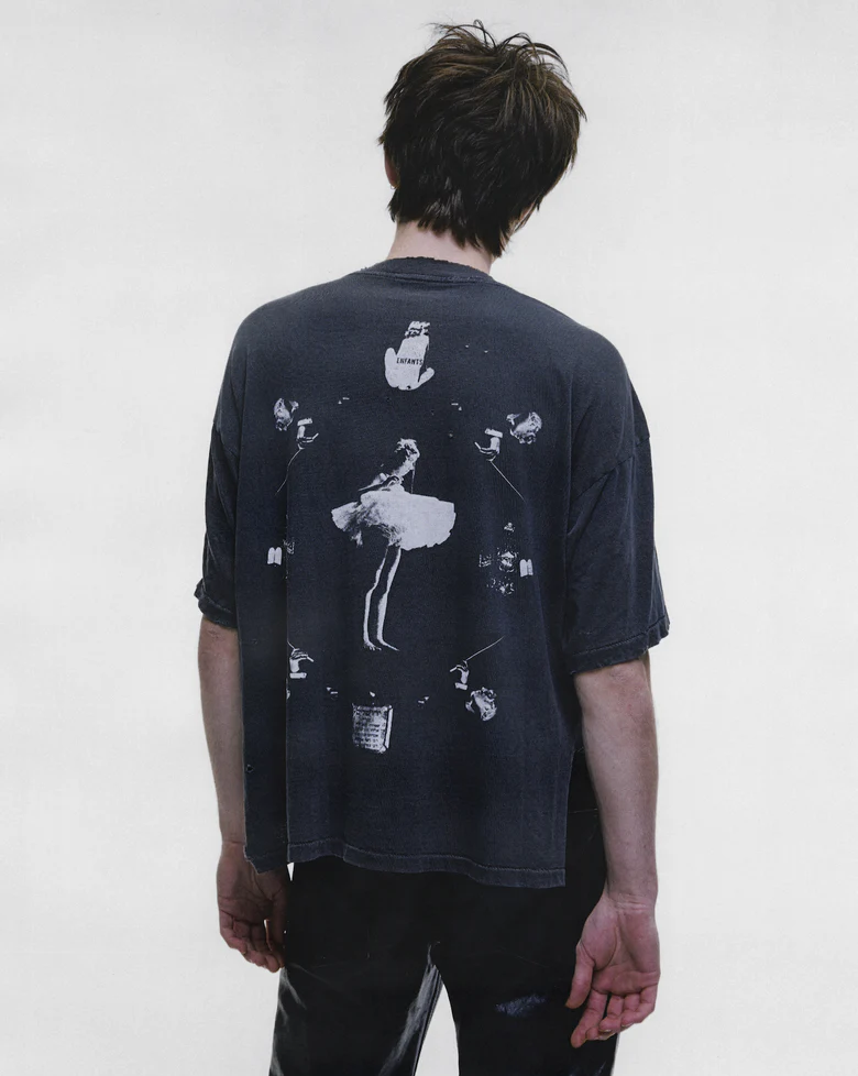Black t-shirt, full body view