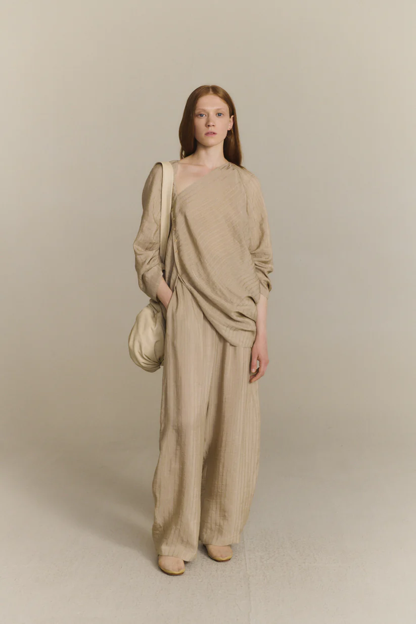 Tan pants,full body view