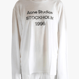 White t -shirt worn by a person, showing the t-shirt fit