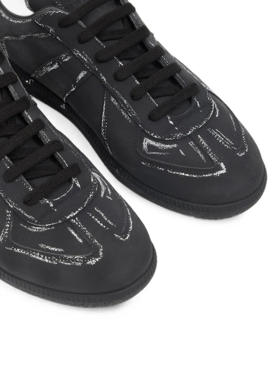 Black shoes, front view