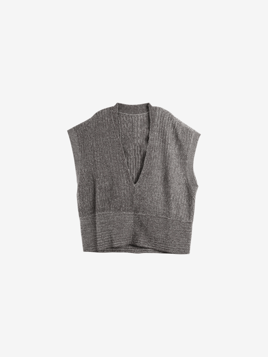 Grey knitwear, front view