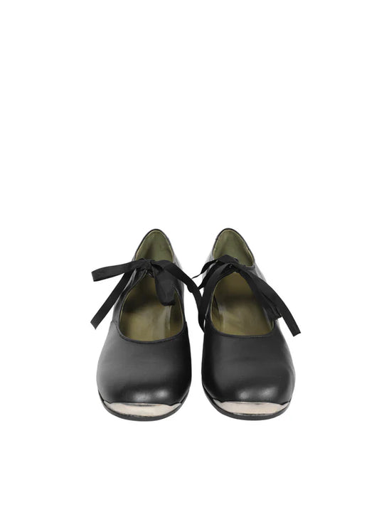 Black shoes, front view