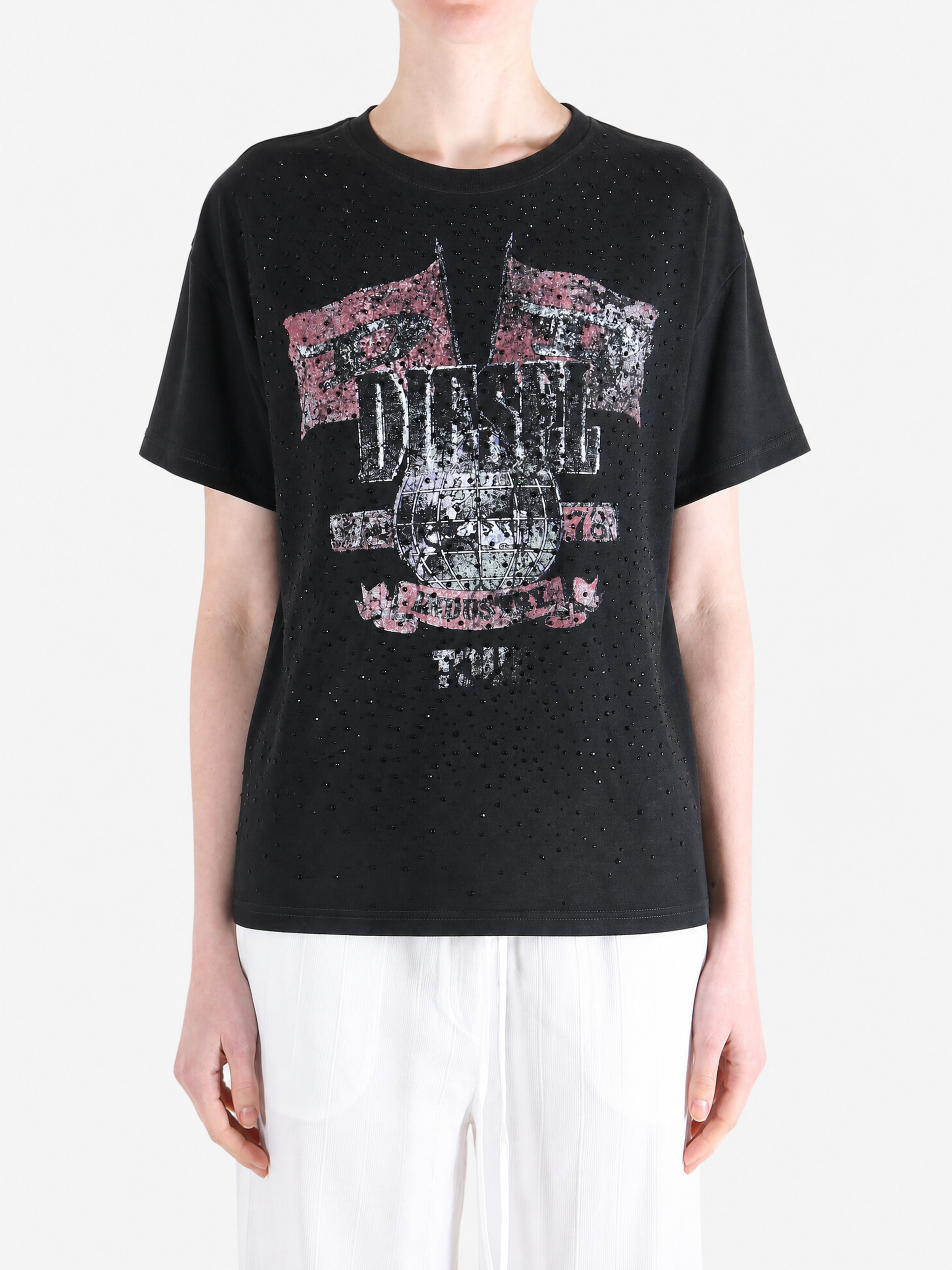 Black t-shirt, full body view