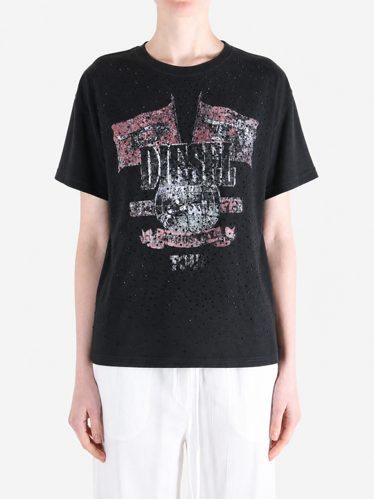 Black t-shirt, full body view