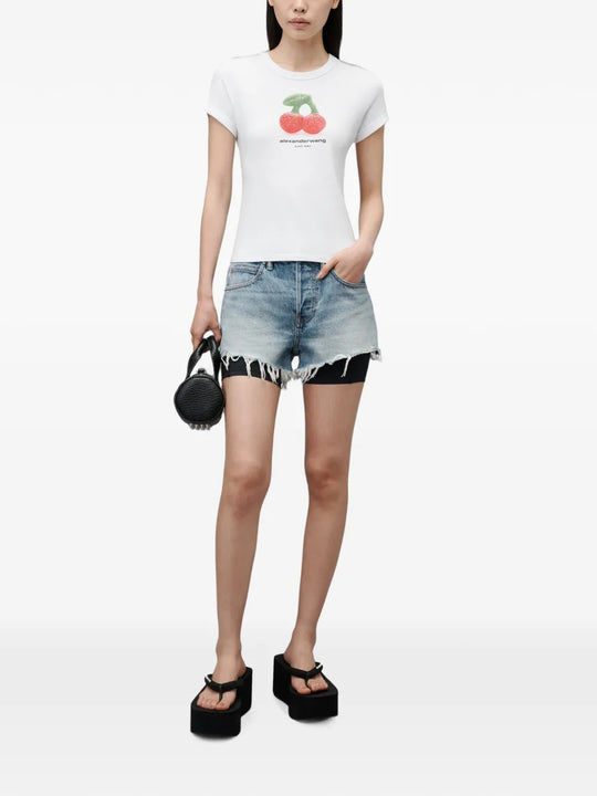 White t-shirt, full body view