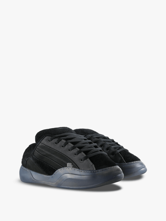 Black shoes, front view