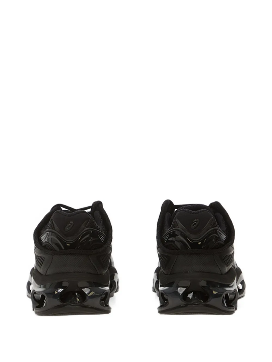 Black shoes, front view