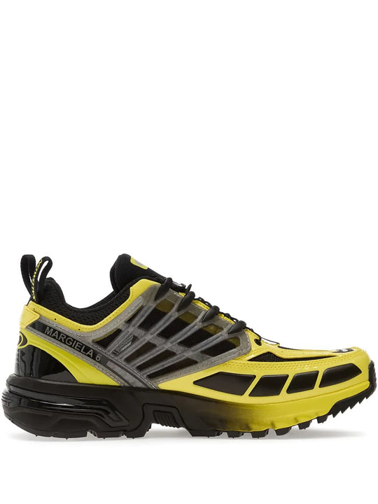 Yellow sneaker,front view