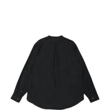 Black shirt, back view