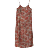 Red dresses, front view